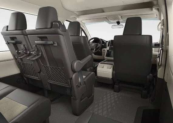 Hiace: Interior
