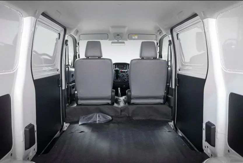 Lite Ace: INTERIOR (Panel Van)